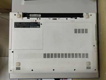 Б/в Ноутбук Lenovo 15/pentium 3558u ddr3/8gb ddr3/hdd 320 gb/ssd *відсутній/geforce 820m 01-200866626