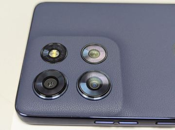 Б/в Мобільний телефон Motorola moto g86 5g 8/256gb spellbound 01-200871170