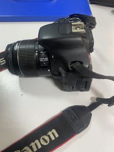 Б/в Фотоапарат Canon eos 600d + ef-s 18-55mm 1:3.5-5.6 is ii 01-200875019