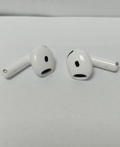 Б/в Навушники Apple airpods 4 01-200889601