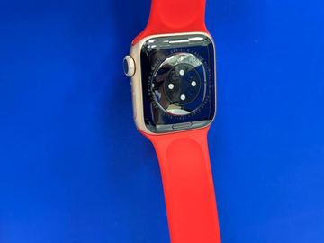 Б/в Смарт-годинник Apple watch series 6 gps aluminium case 40mm 01-200898272