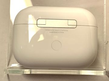 Б/в Навушники Apple airpods pro 2nd generation with magsafe charging case usb-c 01-200907881