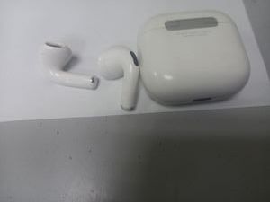 Б/в Навушники Apple airpods 4 01-200923828
