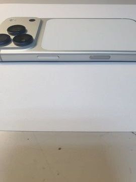 Б/в Мобільний телефон Apple iphone 17 pro 256gb 01-200935943