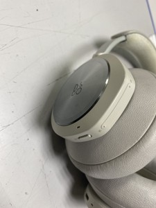 Б/в Навушники Bang & Olufsen beoplay portal mist 01-201026470