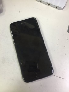 Б/в Мобільний телефон Apple iphone 8 64gb 01-201031437