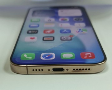 Б/в Мобільний телефон Apple iphone 16 pro max 256gb 01-201107427