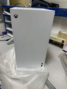 01-200744948: Microsoft xbox series x 1tb