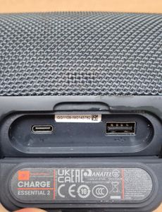 01-200785537: Jbl charge essential 2