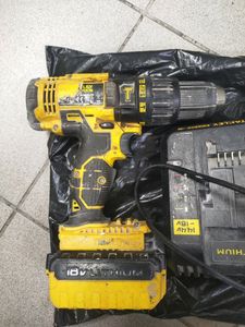 Б/в Набір інструментів Stanley шурупокрут+гайкокрут 2акб+зп 01-200803400