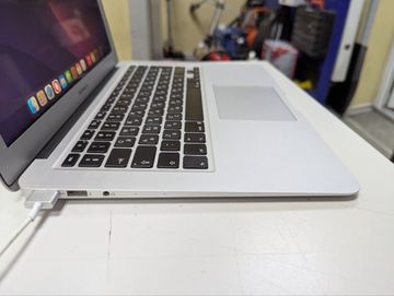 Б/у Ноутбук Apple a1466/core i5 1,8 ghz/ram 8gb/ssd 120gb/hd graphics 6000 01-200834454