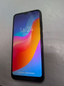 Б/в Мобільний телефон Honor 8a 2/32gb 01-200853991