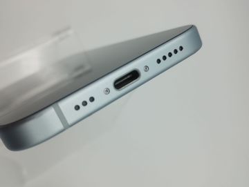 Б/в Мобільний телефон Apple iphone 15 128gb 01-200803744