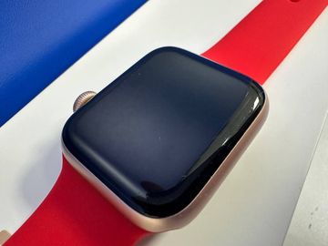 Б/в Смарт-годинник Apple watch series 6 gps aluminium case 40mm 01-200898272