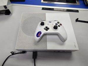 Б/в Ігрова приставка Microsoft xbox one s 500gb 01-200907418