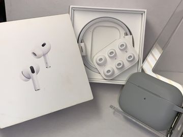 Б/в Навушники Apple airpods pro 2nd generation with magsafe charging case usb-c 01-200907881