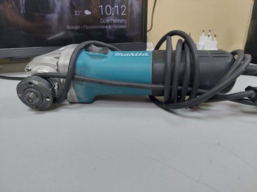 Б/в Кутова шліфмашина Makita 9558hnr 01-200962750