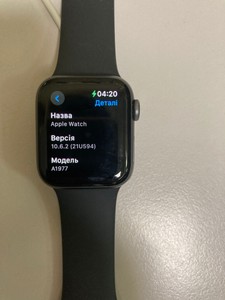 Б/в Смарт-годинник Apple watch series 4 gps 40mm aluminium case 01-200975771