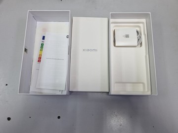Б/в Мобільний телефон Xiaomi 15t 12/256gb 01-201006101