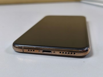 Б/в Мобільний телефон Apple iphone xs 64gb 01-201030517