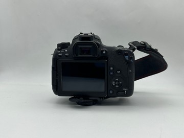Б/в Фотоапарат Canon eos 77d / ef 24-105mm f/4l 01-201103821