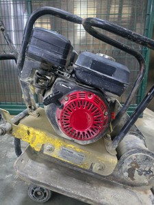 Б/в Віброплита Hyundai hpc 400w 01-201044038