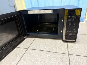 Б/в Мікрохвильова піч Samsung me83xr 01-201147531