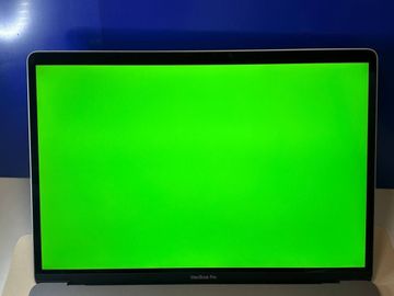 01-200528403: Apple macbook pro екр. 15.4/ core i7 2,9ghz/ ram16gb/ ssd512gb/ amd pro560 4gb/touch bar