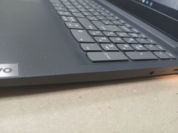 01-200628978: Lenovo екр. 15,6/pentium 6405u 2,4ghz/ram8gb/hdd500gb/gf mx130