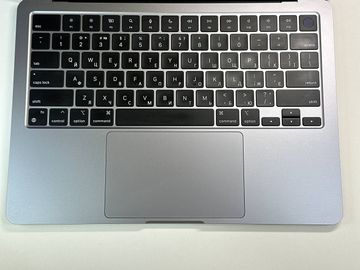 01-200761786: Apple macbook air 13,6" m2 2022