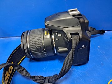 01-200745928: Nikon d3400 kit