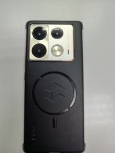 01-200802546: Infinix note 40 pro 12/256