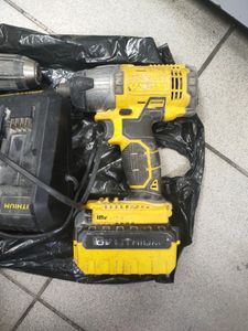 Б/в Набір інструментів Stanley шурупокрут+гайкокрут 2акб+зп 01-200803400