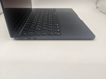 Б/в Ноутбук Apple macbook air 13.6/ m2 / ram 16gb/ ssd 256gb/ gpu 8 core 01-200765308