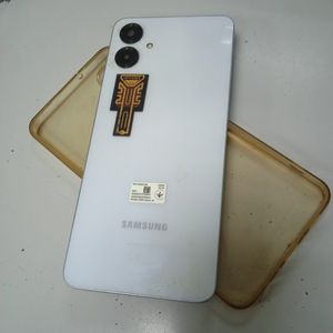 Б/в Мобільний телефон Samsung galaxy a06 4/128gb 01-200861570