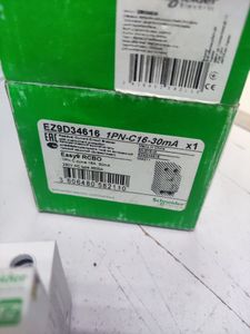 Б/в Диференціальний автомат Schneider easy9 ez9d34616 01-200875032