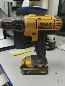 Б/в Шурупокрут Dewalt dcd771 1акб 1.3ah зп 01-200887902