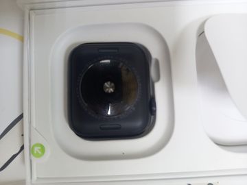 Б/в Смарт-годинник Apple watch se 2 gps 40mm aluminum case with sport 01-200897705