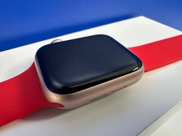 Б/в Смарт-годинник Apple watch series 6 gps aluminium case 40mm 01-200898272