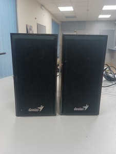 Genius sp-hf180
