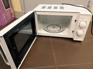 Б/в Мікрохвильова піч Smart p70h20l-ql 01-200996972