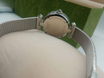 Б/в Годинник Gucci 141.5 01-201116413