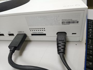 01-200738572: Microsoft xbox series s 512gb