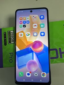 Б/в Мобільний телефон Infinix hot 40 pro 12/256gb 01-200810400