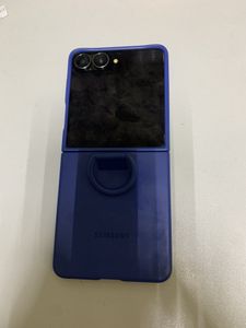 Б/в Мобільний телефон Samsung galaxy flip7 12/512gb 01-200875163