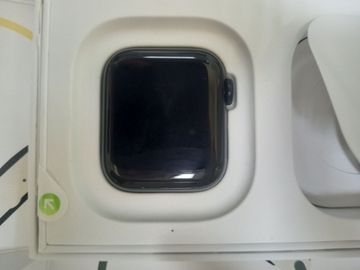 Б/в Смарт-годинник Apple watch se 2 gps 40mm aluminum case with sport 01-200897705