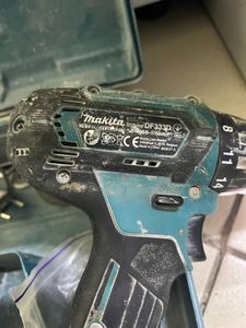 Б/у Шуруповерт Makita df333d 2акб 2а зп 01-200898554
