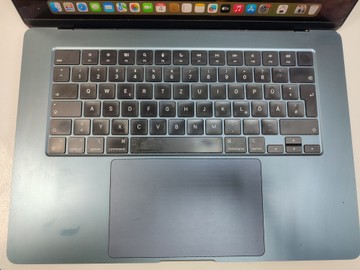 Б/в Ноутбук Apple macbook a3114/15.3/m3/8 gb/256 gb/10 core gpu retina 01-200938795