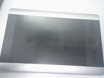 Б/в Графічний планшет Wacom intuos pro m pth-651 01-200940161