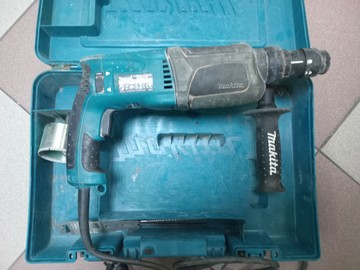 Б/в Перфоратор Makita hr2470t 01-201006141